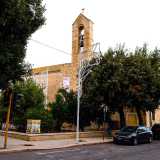L�ex convento si trova in posizione centrale, adiacente all�angolo nord della verdeggiante villa comunale
